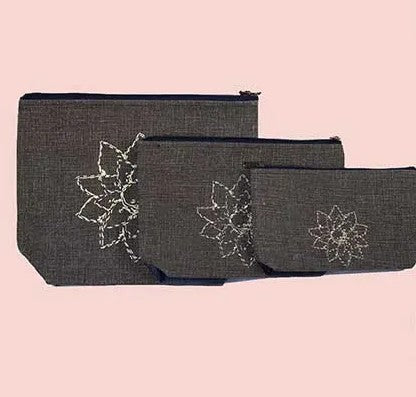 Della Q Mesh and Zip