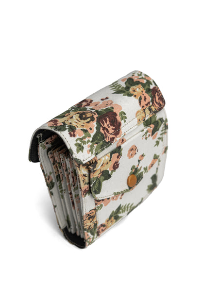 Betina canvas